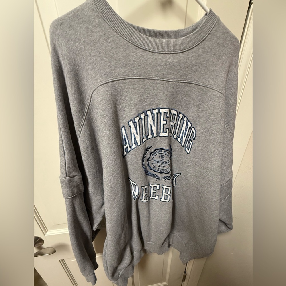 Anine Bing x Reebok Oversized
Sweater Large Gray Pullover Crew
Neck